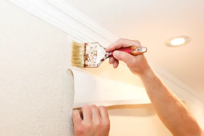 Pose de papier peint à la Grée-Saint-Laurent — revêtements muraux et toiles de verre